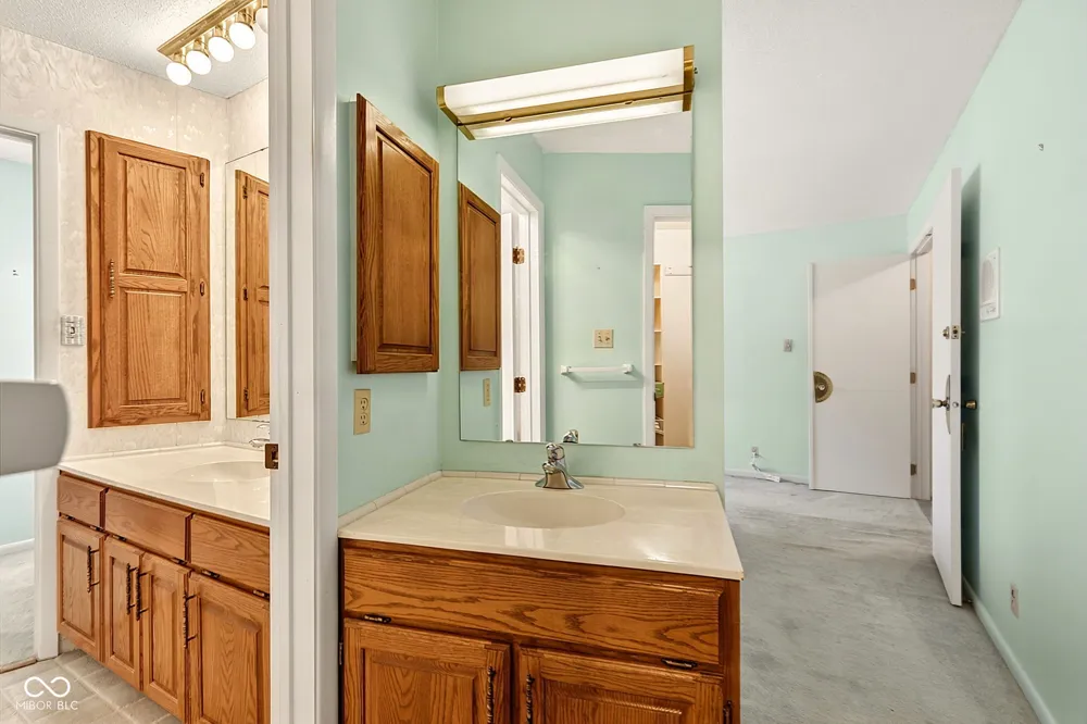 8119 Bromley Place Indianapolis, IN 46219