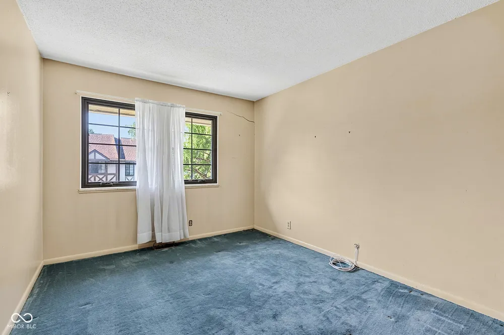 8119 Bromley Place Indianapolis, IN 46219