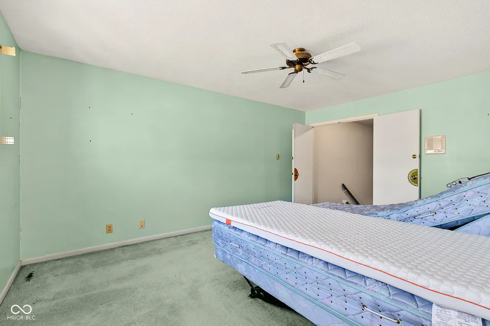 8119 Bromley Place Indianapolis, IN 46219