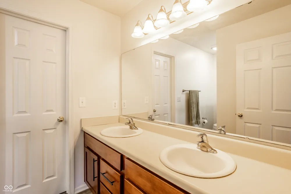 1050 Wendover Avenue Westfield, IN 46074
