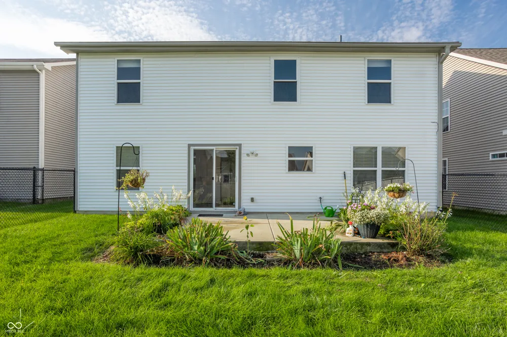 1050 Wendover Avenue Westfield, IN 46074