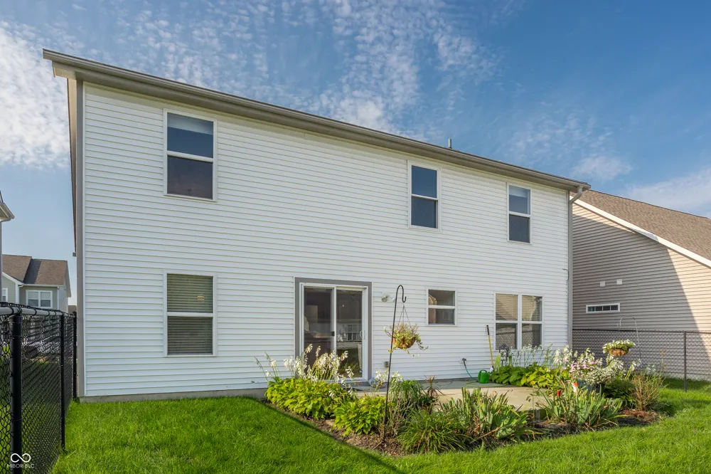1050 Wendover Avenue Westfield, IN 46074
