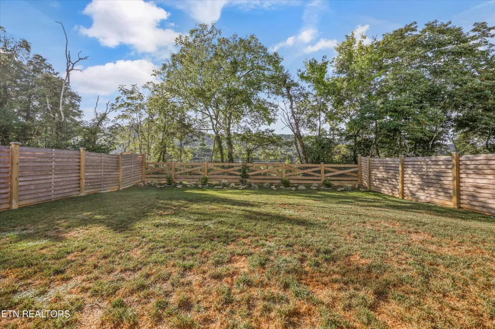 7720 Belhaven Lane Knoxville, TN 37918