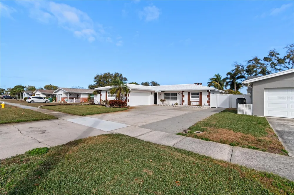 13565 86TH AVENUE Seminole, FL 33776