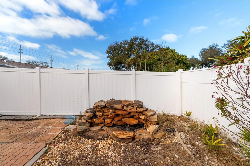 13565 86TH AVENUE Seminole, FL 33776