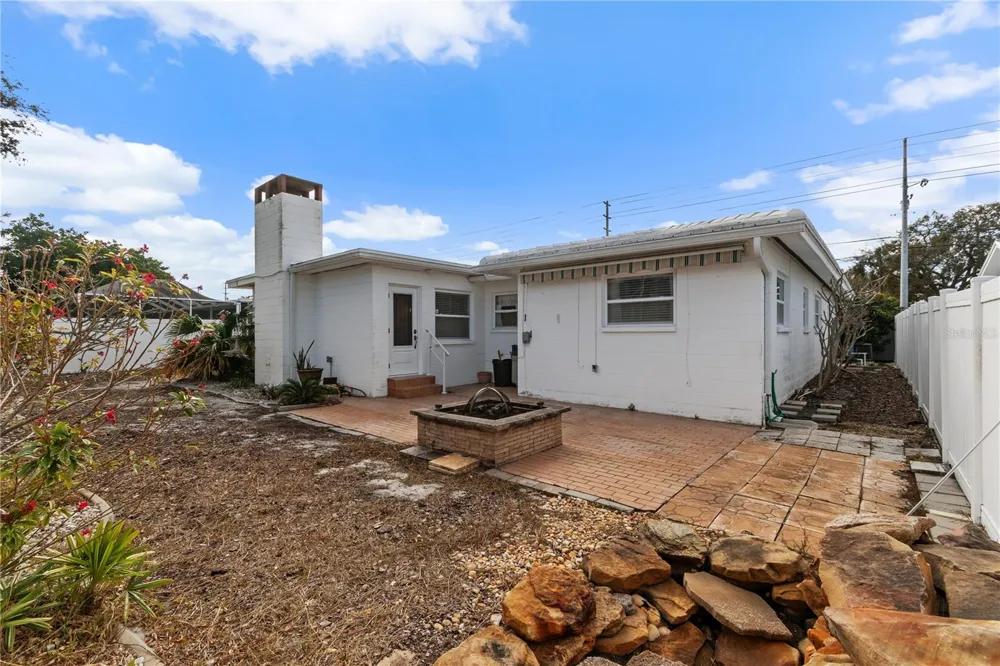 13565 86TH AVENUE Seminole, FL 33776