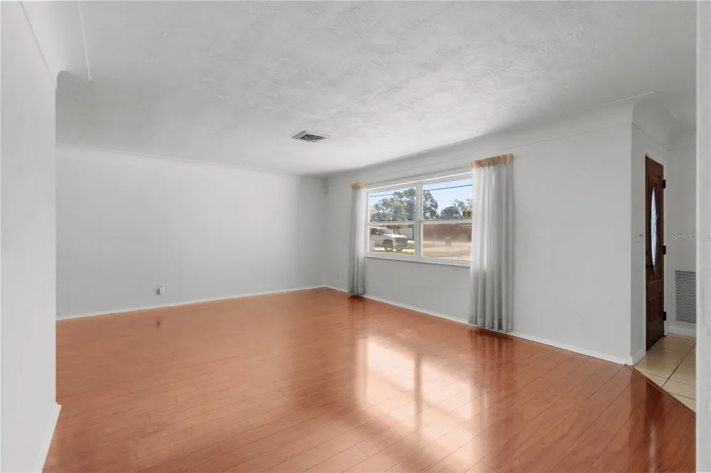 13565 86TH AVENUE Seminole, FL 33776
