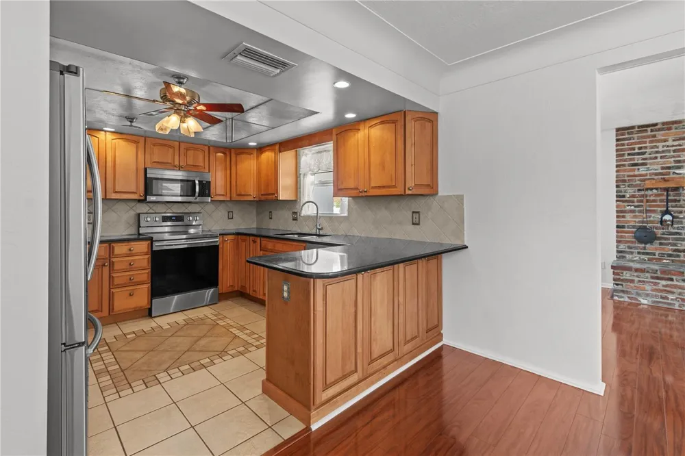 13565 86TH AVENUE Seminole, FL 33776