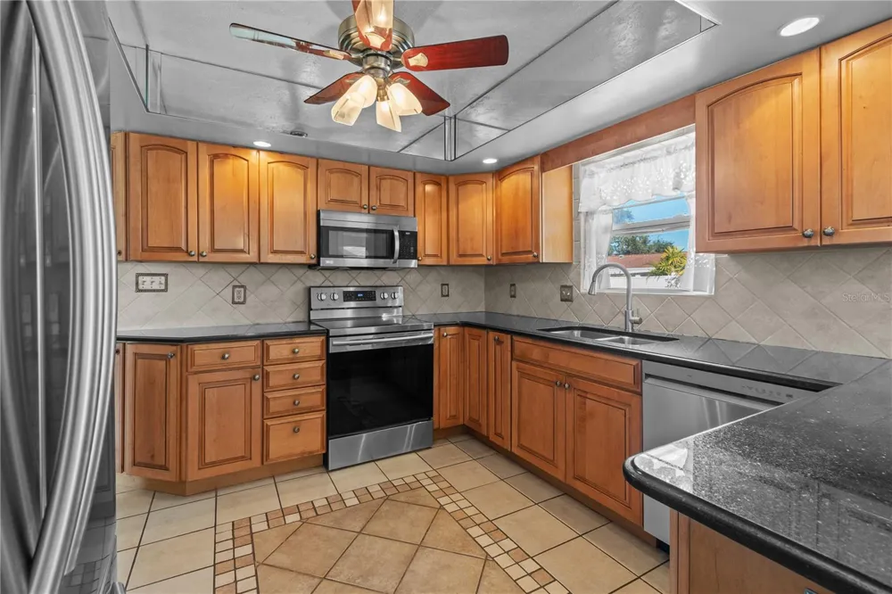 13565 86TH AVENUE Seminole, FL 33776