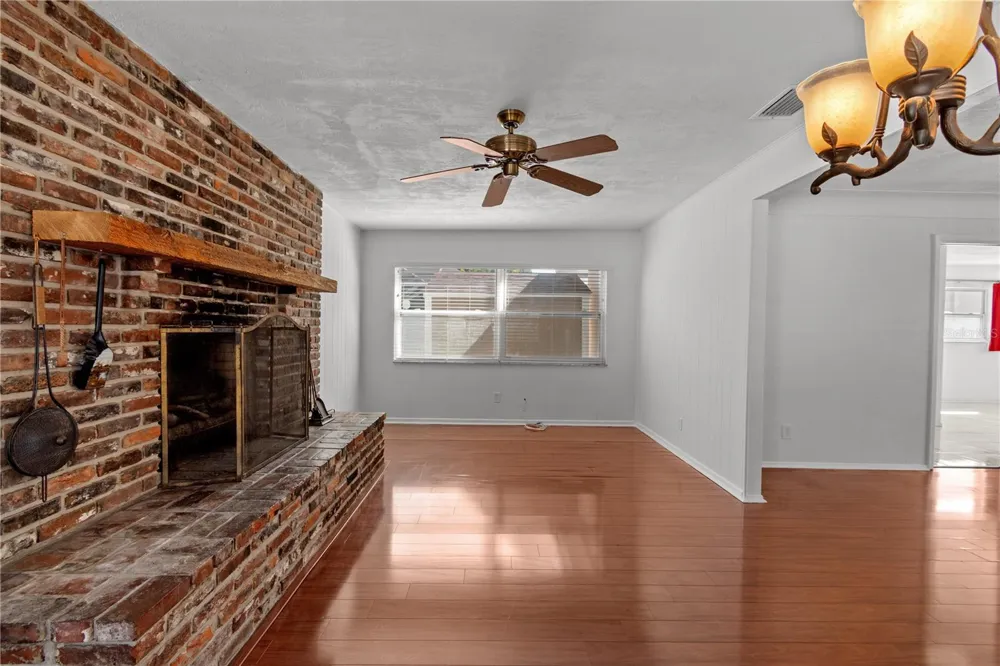 13565 86TH AVENUE Seminole, FL 33776