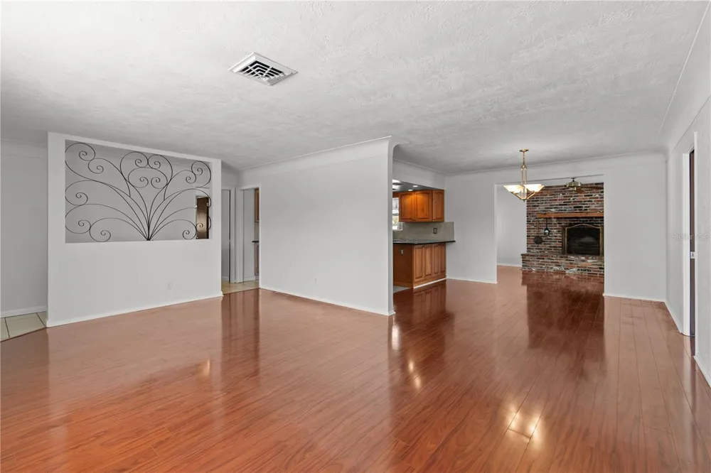 13565 86TH AVENUE Seminole, FL 33776