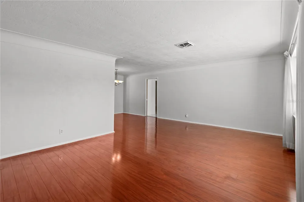 13565 86TH AVENUE Seminole, FL 33776