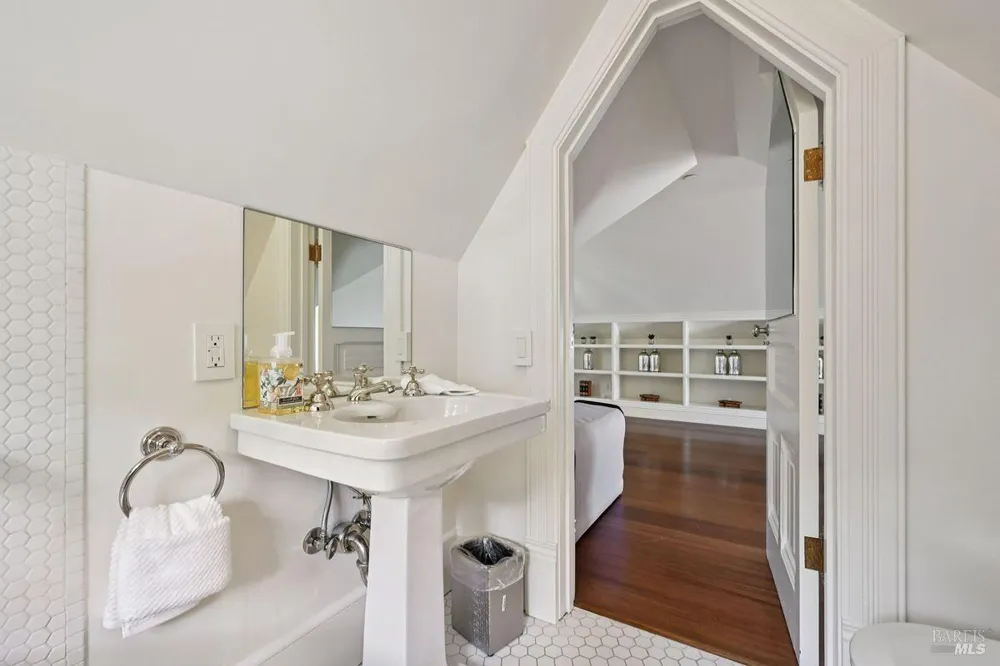 276 Beach Road Belvedere, CA 94920