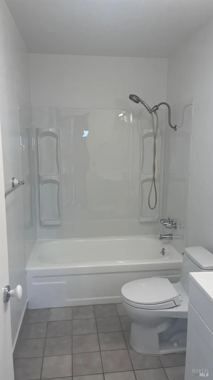 5048 Charmian Drive Santa Rosa, CA 95409