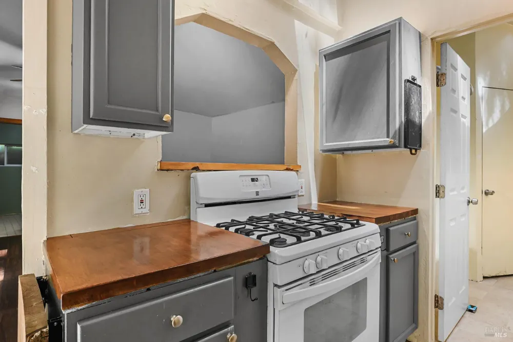 15320 Canyon 3 Road Rio Nido, CA 95471