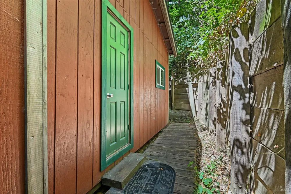 15320 Canyon 3 Road Rio Nido, CA 95471