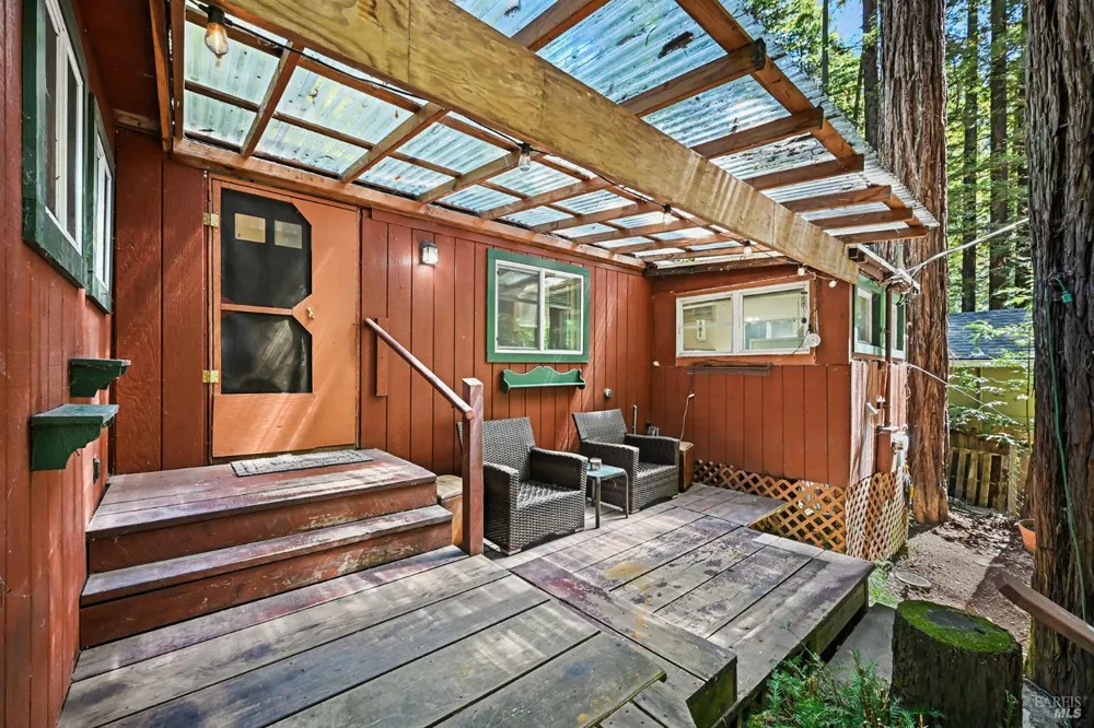 15320 Canyon 3 Road Rio Nido, CA 95471