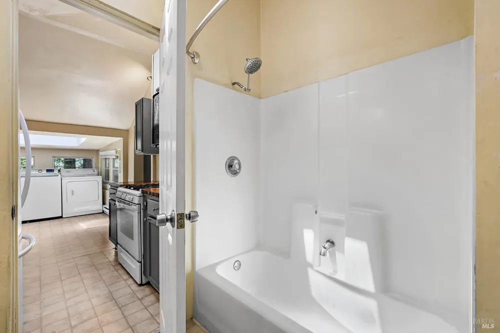 15320 Canyon 3 Road Rio Nido, CA 95471