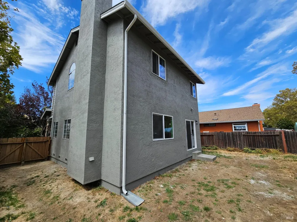 1001 Camellia Court Suisun City, CA 94585