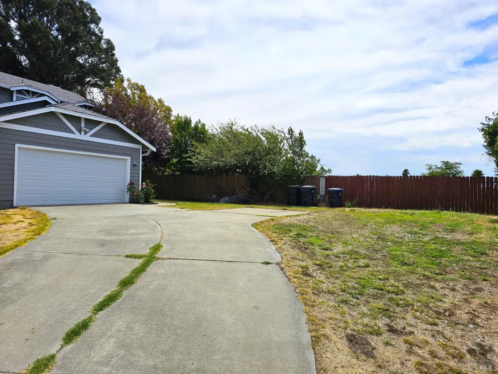 1001 Camellia Court Suisun City, CA 94585