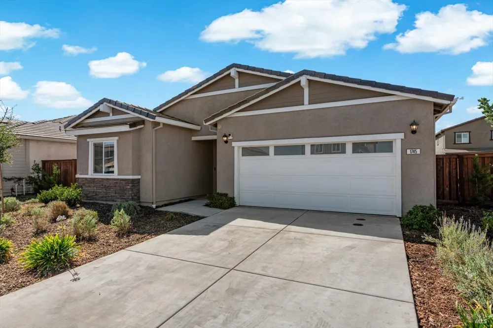 1745 Orchid Avenue Dixon, CA 95620