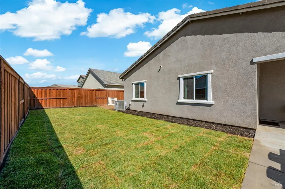 1745 Orchid Avenue Dixon, CA 95620