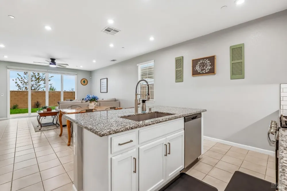 155 Arbor Grove Dixon, CA 95620