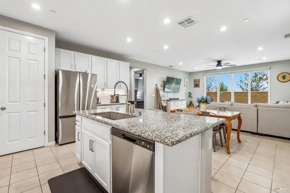 155 Arbor Grove Dixon, CA 95620