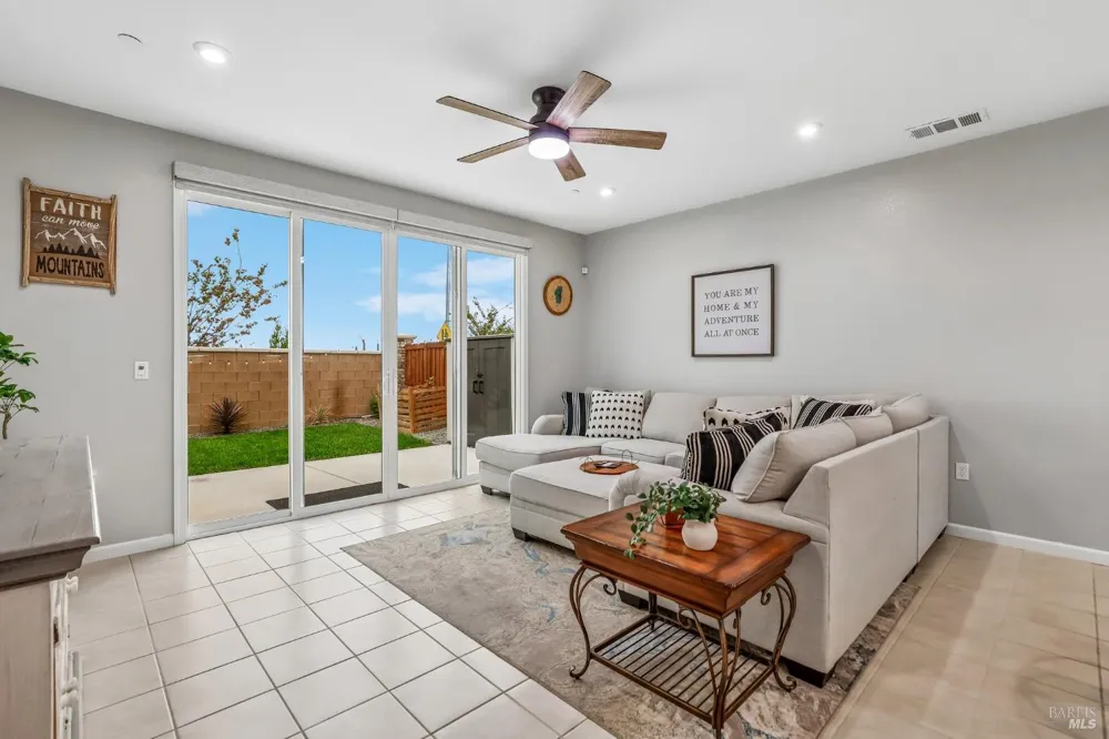 155 Arbor Grove Dixon, CA 95620