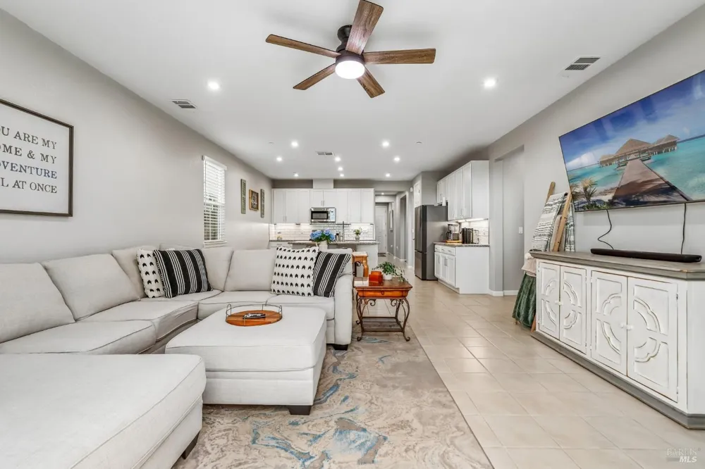 155 Arbor Grove Dixon, CA 95620