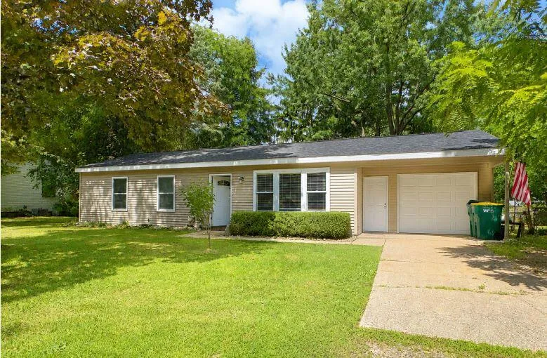 1507 Lake Avenue Portage, MI 49002