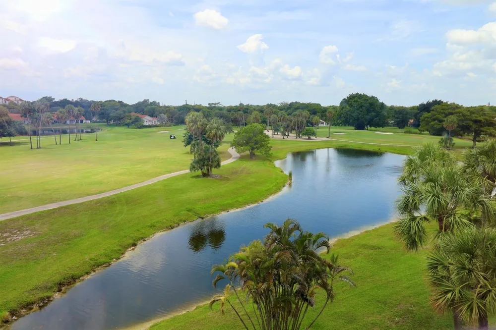 3980 OAKS CLUBHOUSE DRIVE #511 Pompano Beach, FL 33069