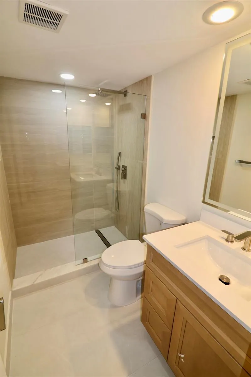 3980 OAKS CLUBHOUSE DRIVE #511 Pompano Beach, FL 33069