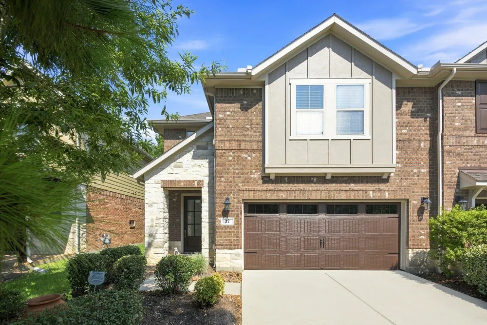 22 Ancestry Stone Place Magnolia, TX 77354