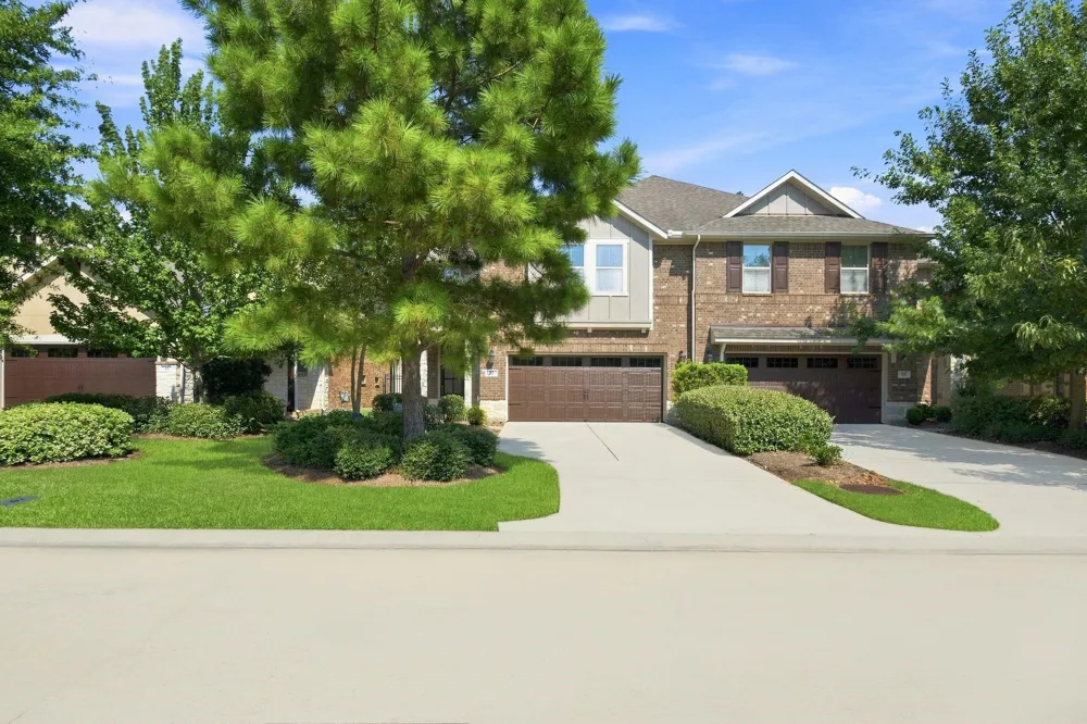 22 Ancestry Stone Place Magnolia, TX 77354