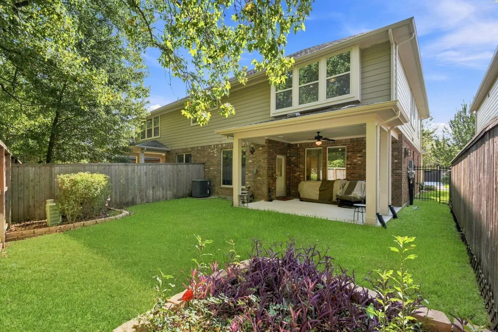 22 Ancestry Stone Place Magnolia, TX 77354