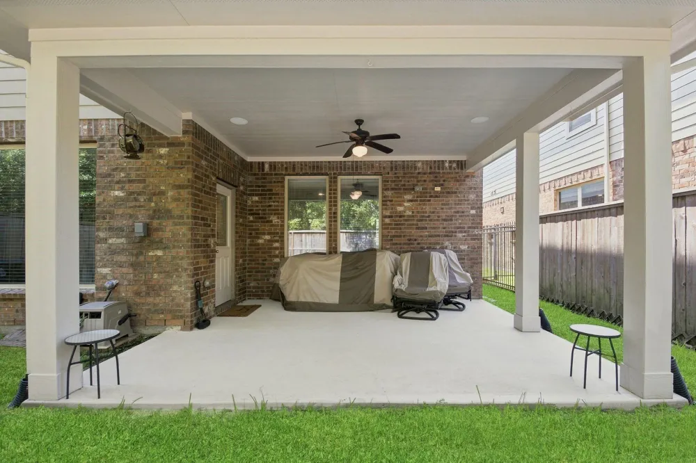 22 Ancestry Stone Place Magnolia, TX 77354