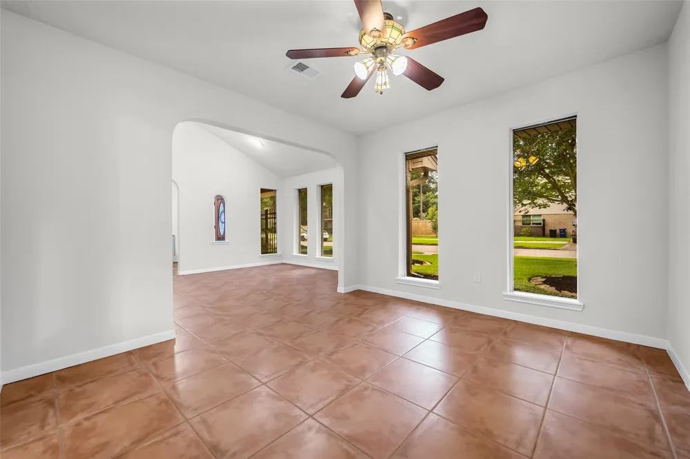 4303 Long Grove Drive Seabrook, TX 77586