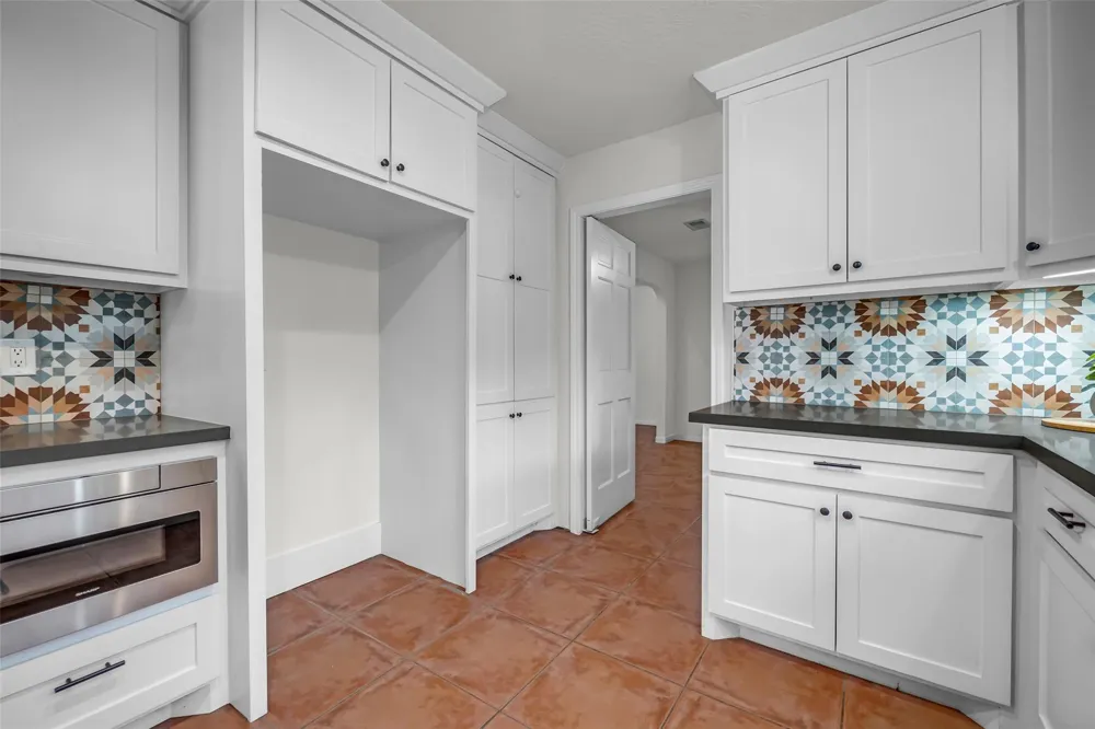 4303 Long Grove Drive Seabrook, TX 77586