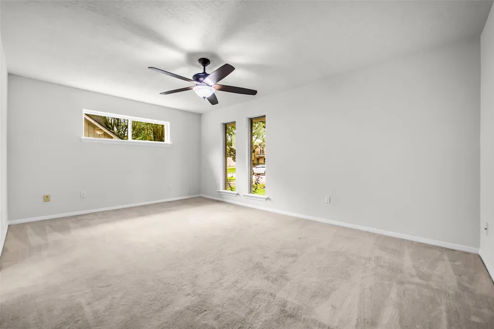 4303 Long Grove Drive Seabrook, TX 77586