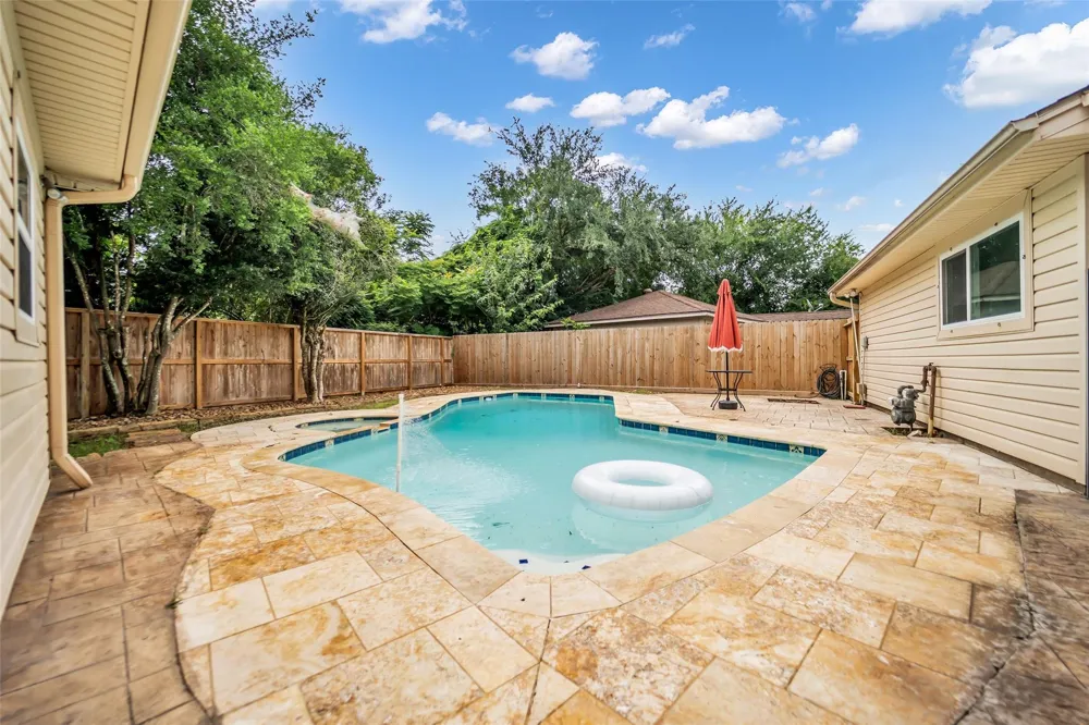 4303 Long Grove Drive Seabrook, TX 77586