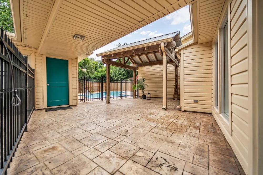 4303 Long Grove Drive Seabrook, TX 77586