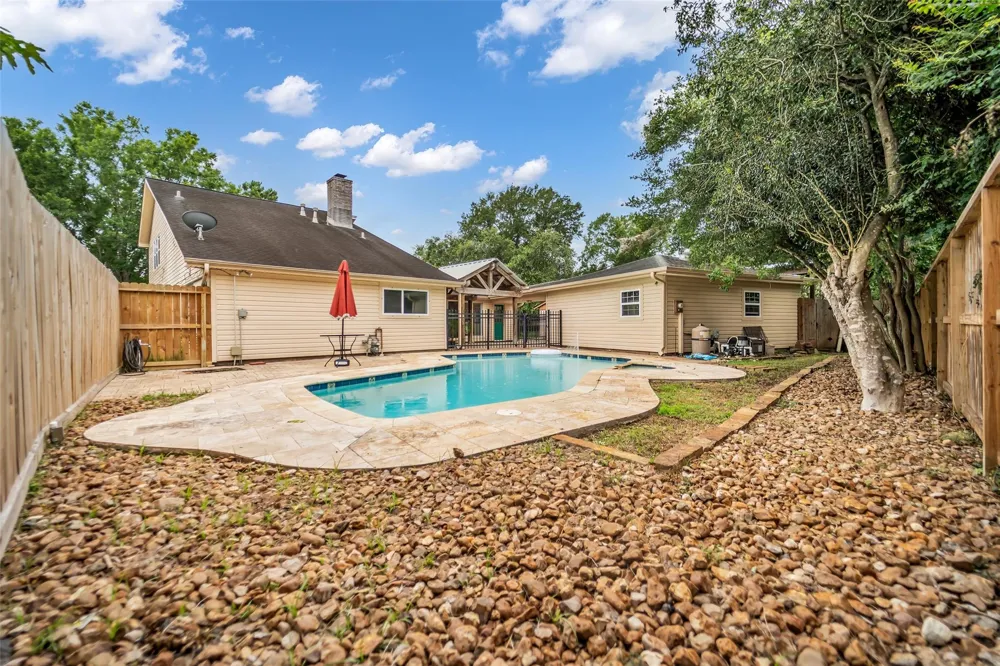 4303 Long Grove Drive Seabrook, TX 77586