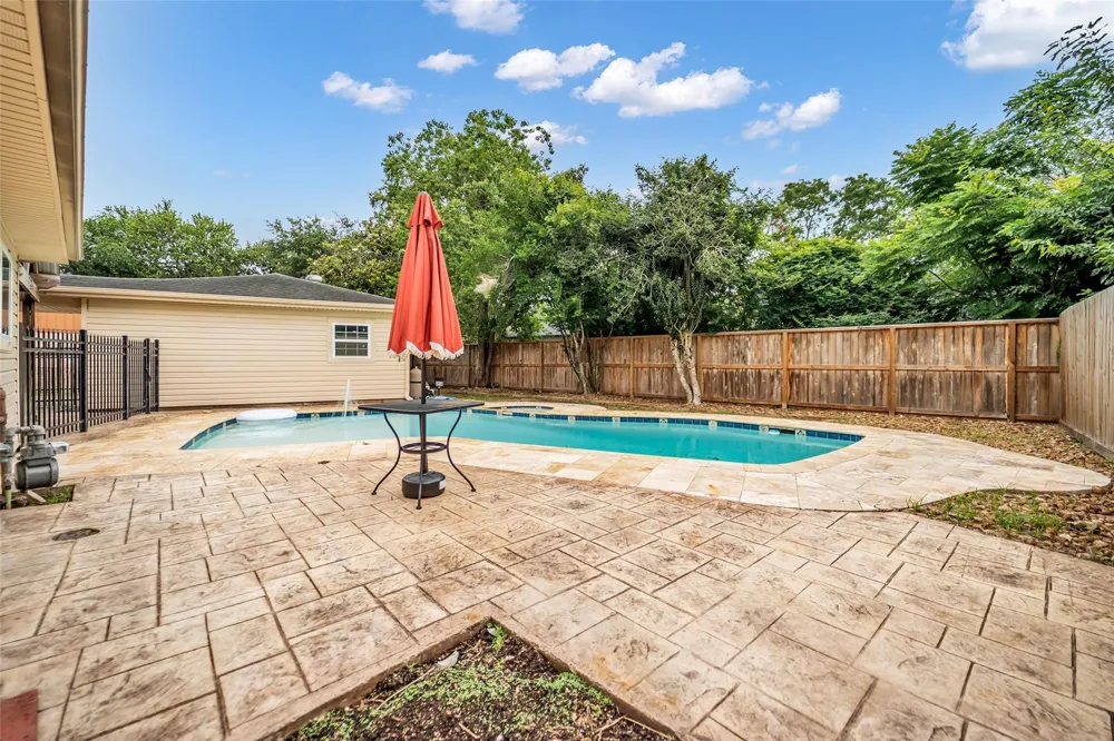 4303 Long Grove Drive Seabrook, TX 77586
