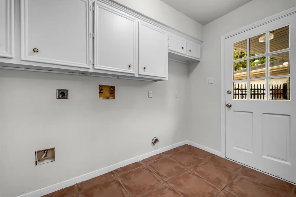 4303 Long Grove Drive Seabrook, TX 77586