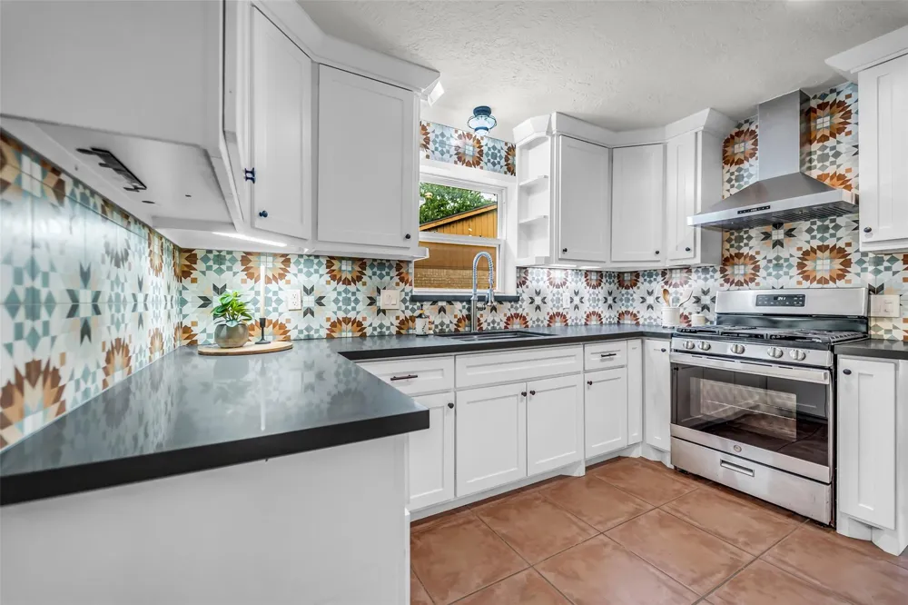 4303 Long Grove Drive Seabrook, TX 77586