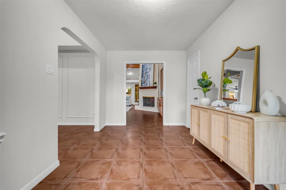 4303 Long Grove Drive Seabrook, TX 77586