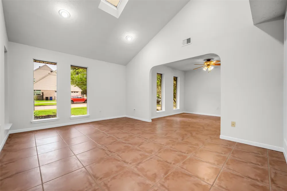 4303 Long Grove Drive Seabrook, TX 77586
