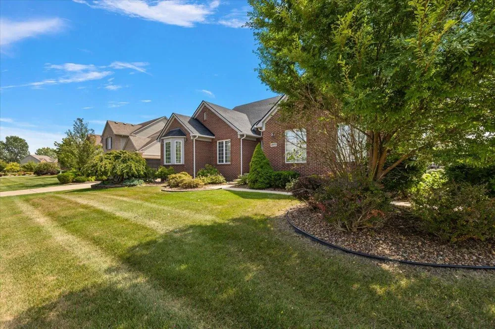 48973 Woodson Way Canton, MI 48187