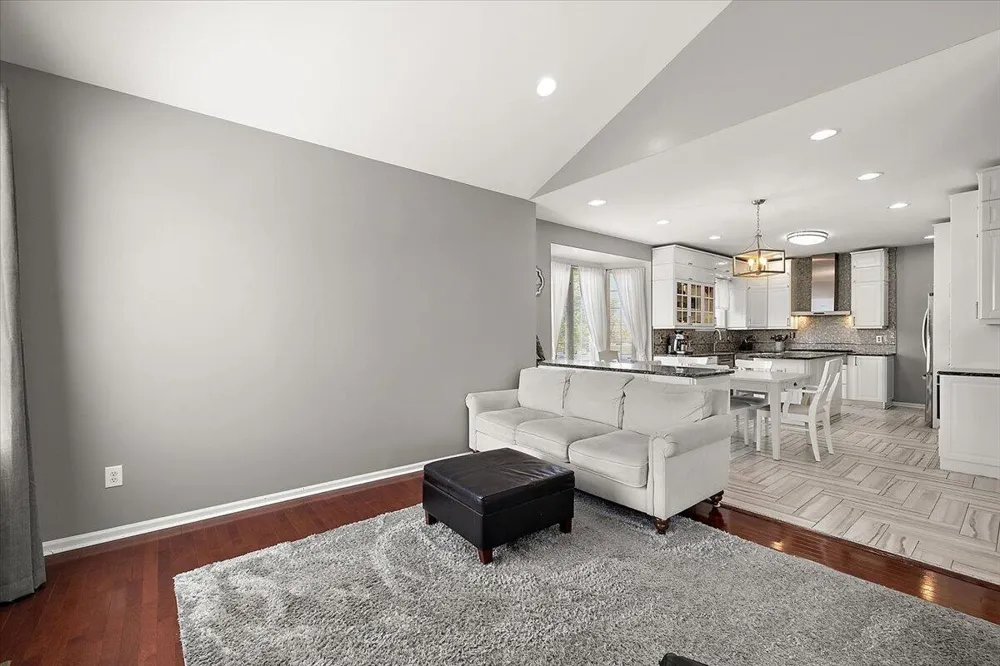48973 Woodson Way Canton, MI 48187